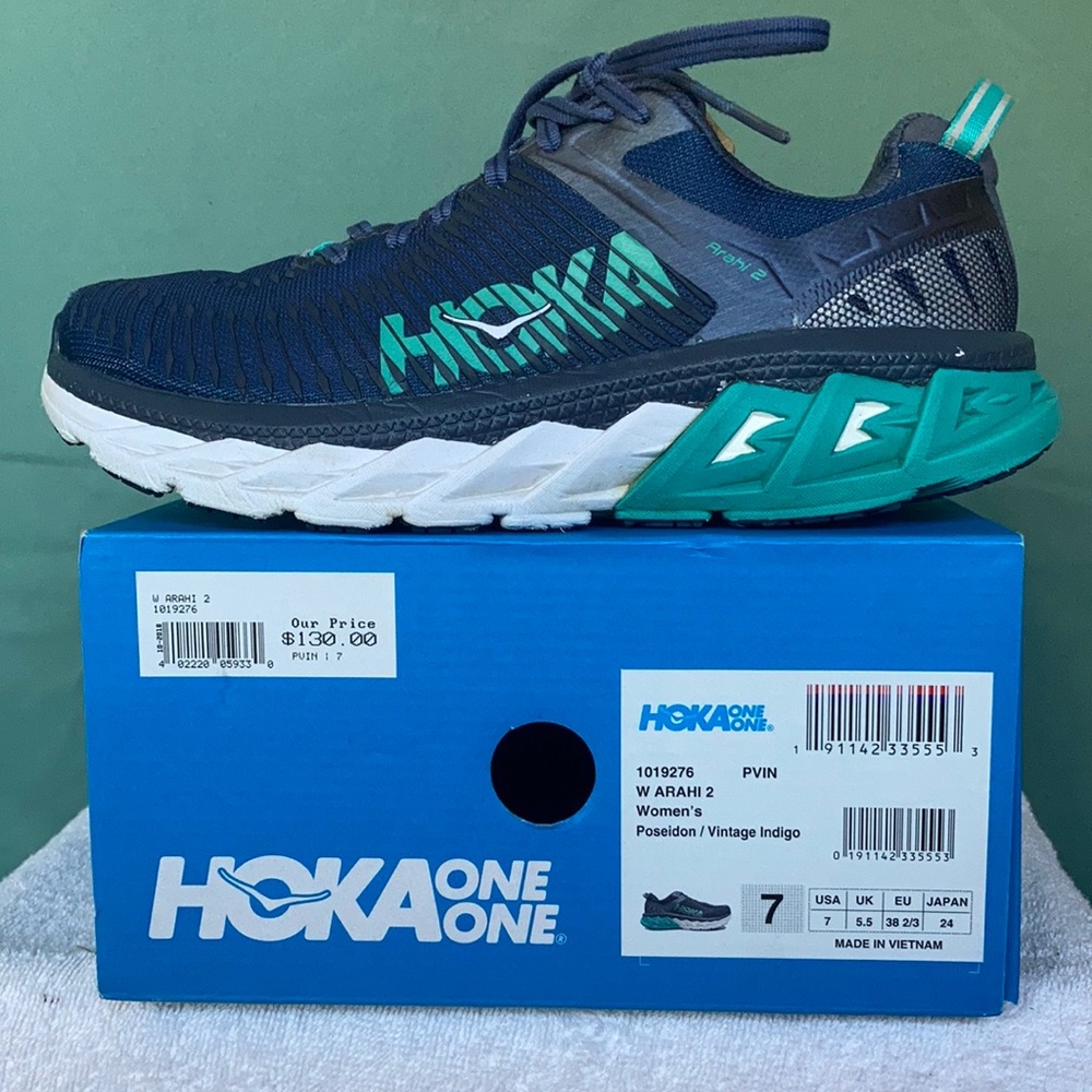 Hooks One One athletic shoes